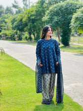 Qamash 3PC (Farshi Shalwar)